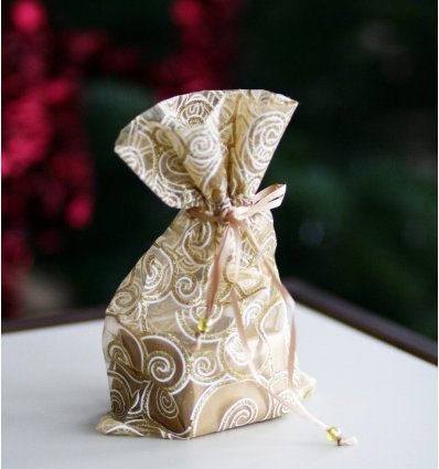 Saculet din organza