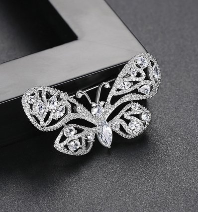 Diamond Butterfly - Brosa decorata cu cristale cubic zirconia