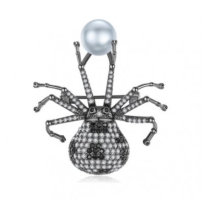 Brosa White Stilish Bug cu cristale cubic zirconia