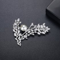Brosa Grey Pearl decorata cu cristale