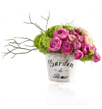 aranjament floral cu trandafiri